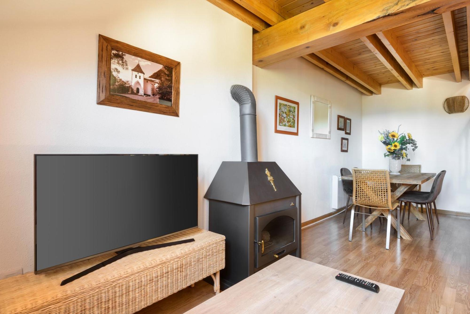 Atico Abuhardillado I Aire Acondicionado L Centrico L Garaje L Trastero I Wifi Daire Biescas  Dış mekan fotoğraf